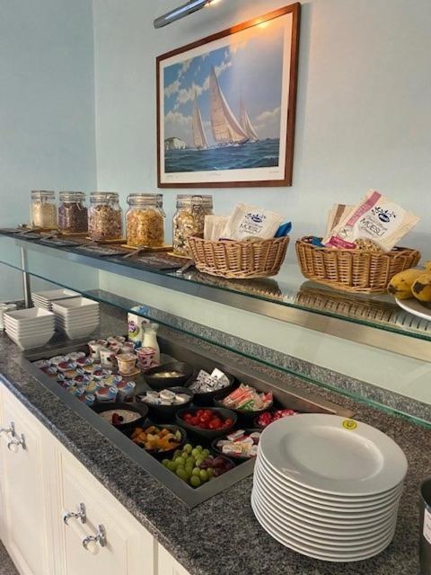 Holiday Hotel Yachtsport Resort Lago Maggiore Brissago Zewnętrze zdjęcie