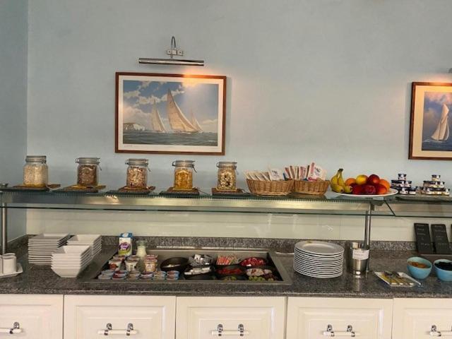 Holiday Hotel Yachtsport Resort Lago Maggiore Brissago Zewnętrze zdjęcie