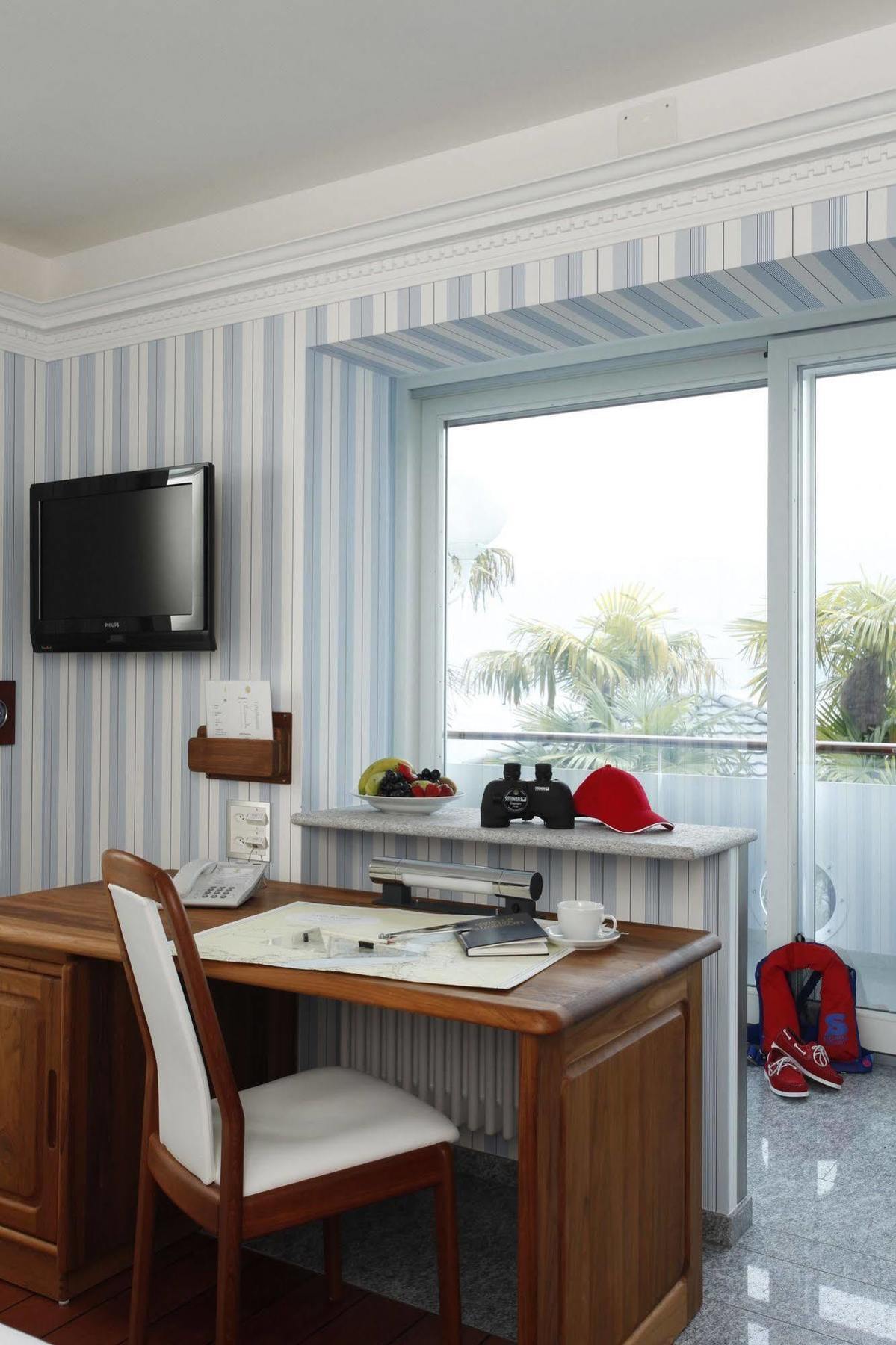 Holiday Hotel Yachtsport Resort Lago Maggiore Brissago Zewnętrze zdjęcie